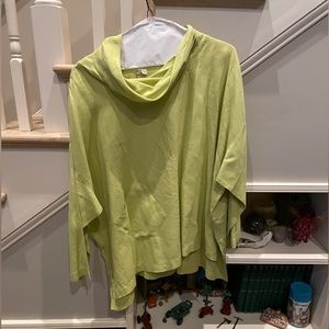 Comfy USA lime green linen shirt.  Size XL.  Long and roomy